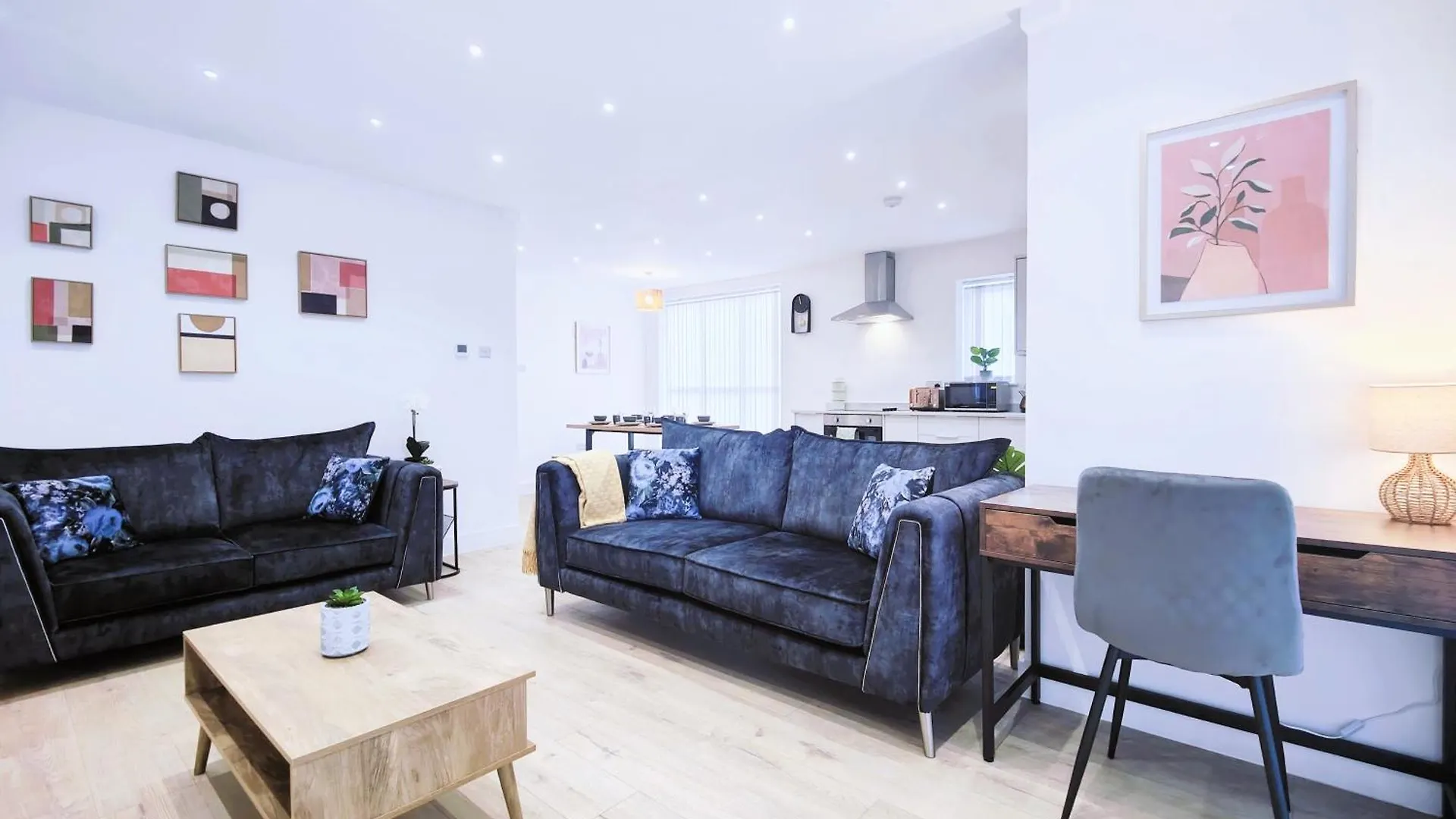 Shaw Heath Cottage - Charming Holiday Home In The Heart Of Stockport