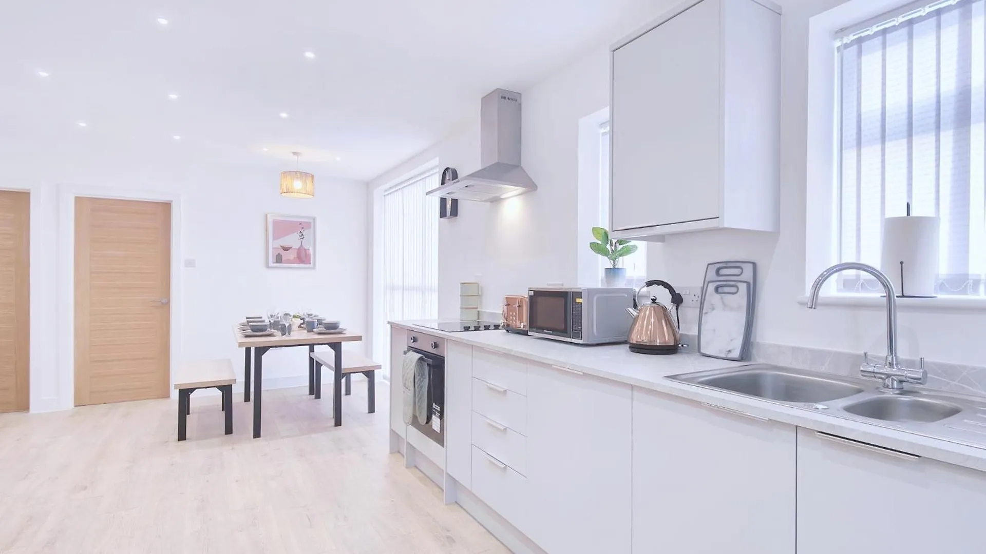 Shaw Heath Cottage - Charming Holiday Home In The Heart Of Stockport