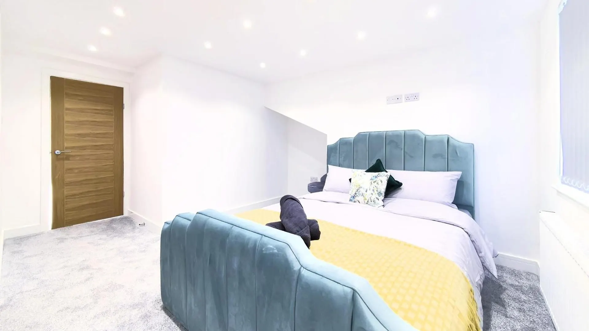 Shaw Heath Cottage - Charming Holiday Home In The Heart Of Stockport