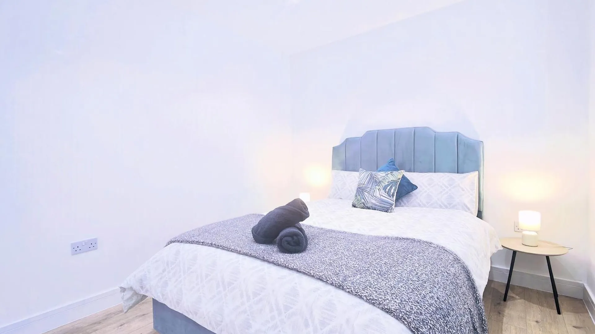 Shaw Heath Cottage - Charming Holiday Home In The Heart Of Stockport 0*,